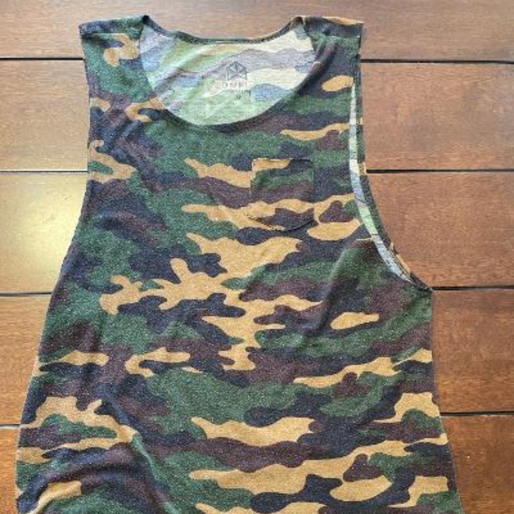 Bradley Martyn Camo Sleeveless Large T-shirt